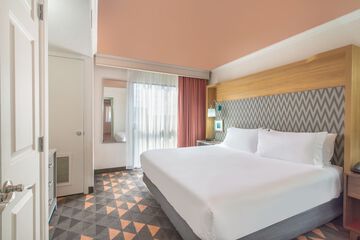 Room 28 of 43