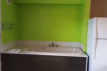 Jetted tub