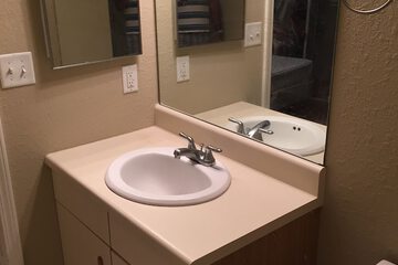 Bathroom sink
