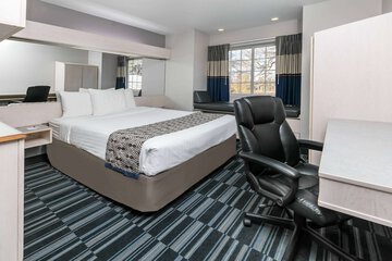 Microtel Inn & Suites by Wyndham Scott / Lafayette