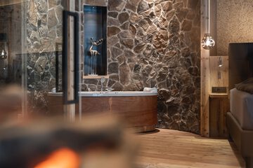 Private spa tub