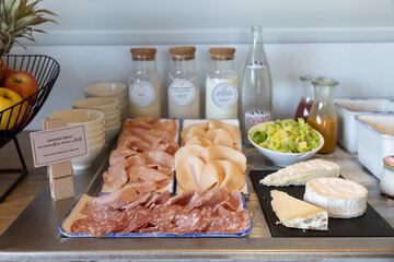 Breakfast buffet