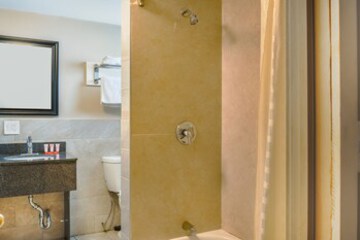 Deep Soaking Bathtub