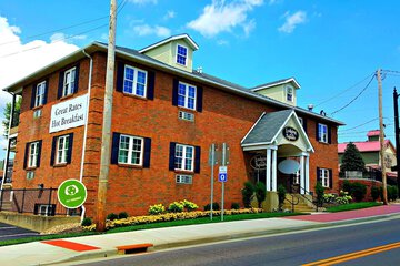 Lodging on the Square