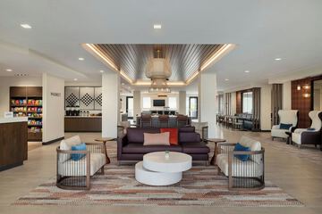 Lobby lounge