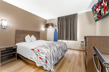 Room 13 of 35