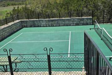 Tennis court