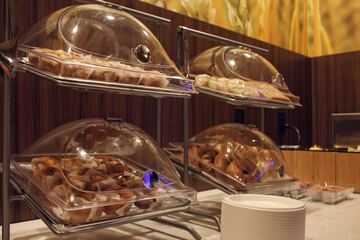 Breakfast/Coffee Service 22 of 27