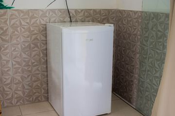 Mini-refrigerator