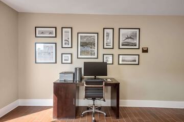 Business Center 47 of 49