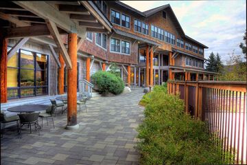 Sun Mountain Lodge