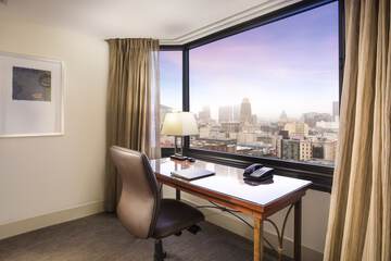 Room 27 of 176