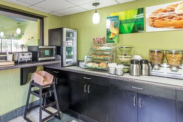 Breakfast/Coffee Service 27 of 32