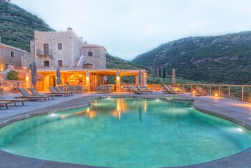 Poolside bar