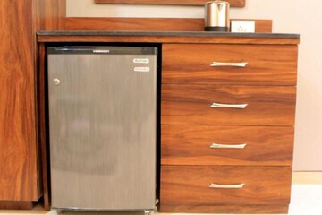 Mini-refrigerator