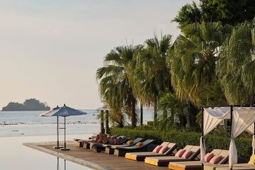Infinity pool