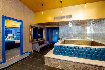 Private spa tub