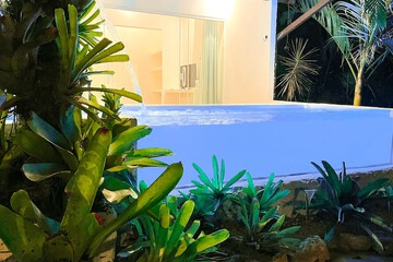 Private pool