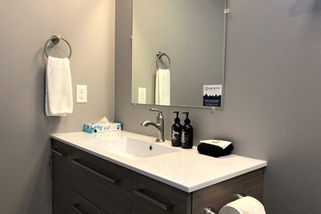 Bathroom sink