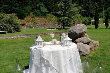 Couples dining