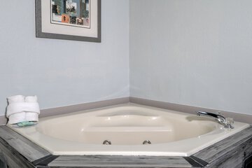 Private spa tub