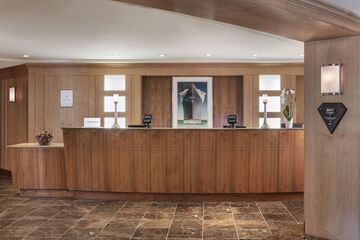 Concierge desk