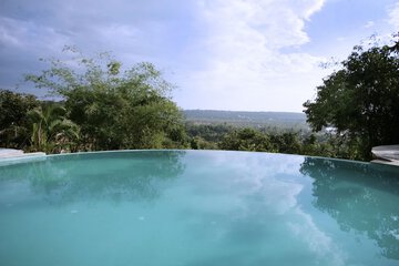 Infinity pool