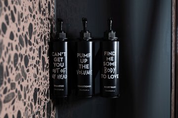 Bathroom amenities
