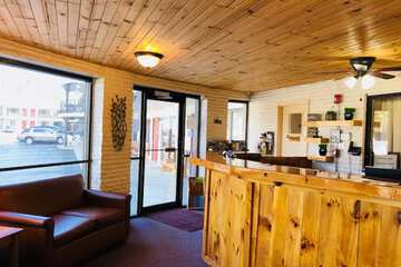 Ambers Inn & Suites