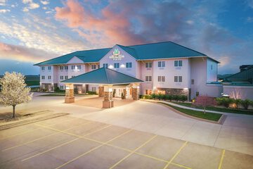 Green Mill Village Hotel & Suites BW Signature Collection