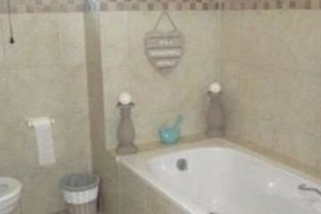 Deep Soaking Bathtub