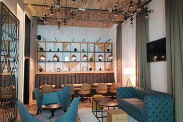 Lobby lounge