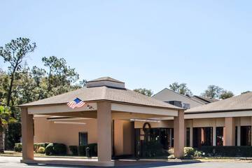 Quality Inn & Suites Pensacola Bayview