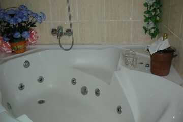 Jetted tub