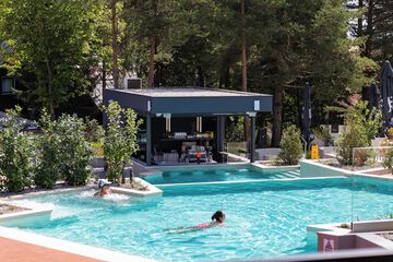 Poolside bar