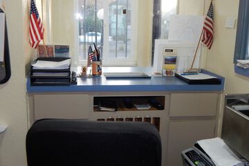 Check-in/check-out kiosk