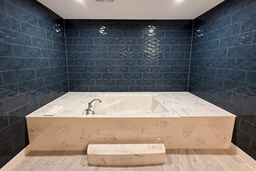 Private spa tub
