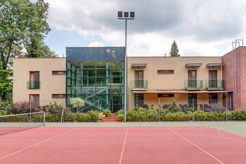 Tennis court