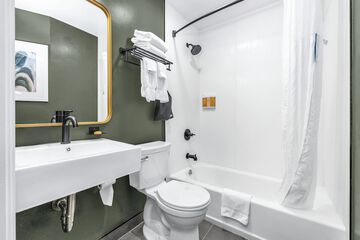 Room 62 of 100