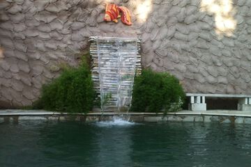 Pool waterfall