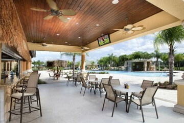 Poolside bar