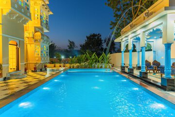 Pool waterfall