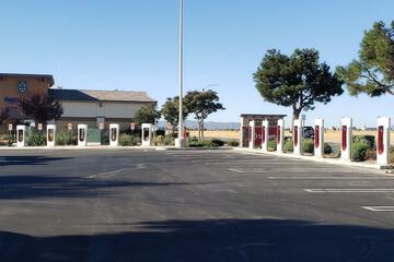 Electric vehicle charging station