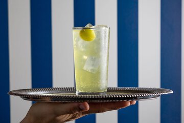 Poolside bar