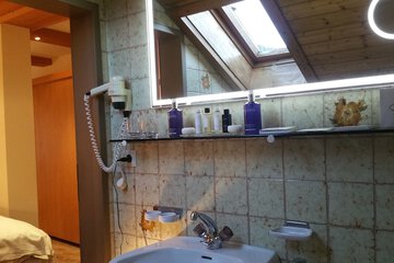 Bathroom amenities