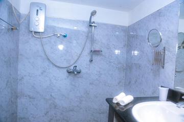 Photo 28