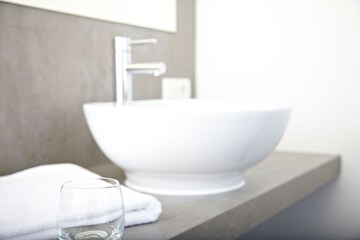 Bathroom sink