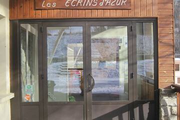 Check-in/check-out kiosk