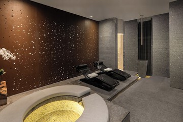 Private spa tub