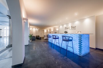 Poolside bar